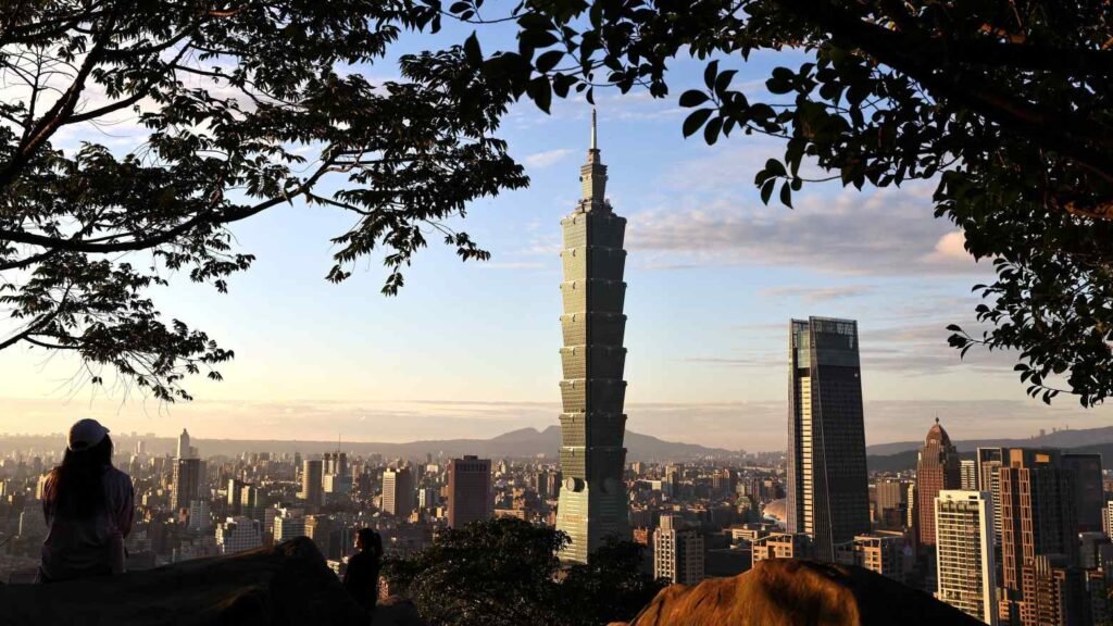 https___cms-image-bucket-production-ap-northeast-1-a7d2.s3.ap-northeast-1.amazonaws.com_images_5_3_2_2_47902235-1-eng-GB_2021-01-20T155154Z_78134072_RC2RBL9S7S8P_RTRMADP_3_HEALTH-CORONAVIRUS-TAIWAN